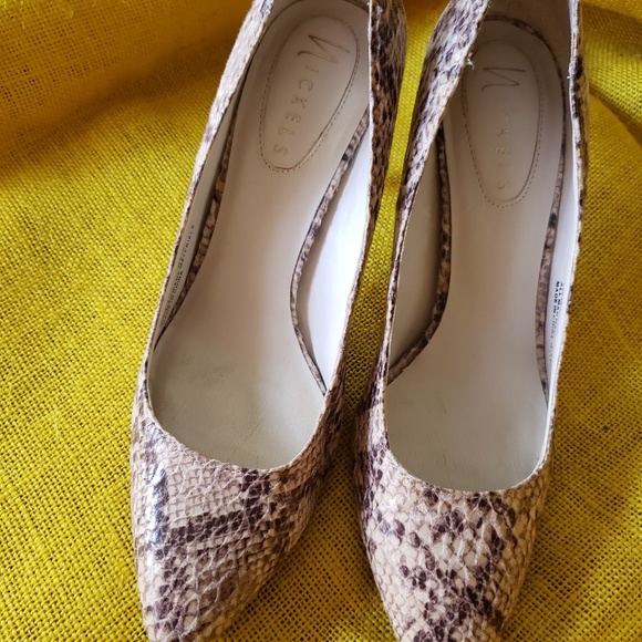 Size 6.5, reptile design heels/wood grain heels - Picture 2 of 7